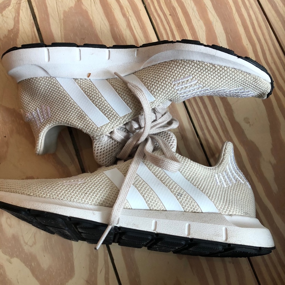 Women's Adidas sneakers
